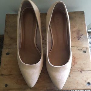Forever 21 Nude Heel Pumps Size between 7.5&8